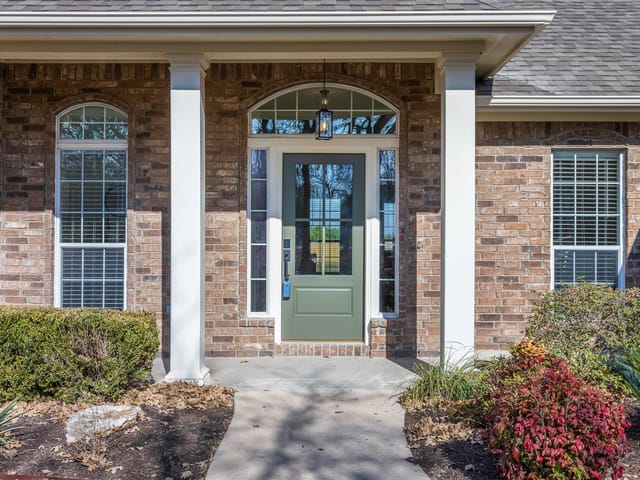 116 Oak Plaza Dr