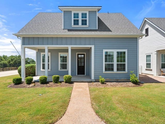 1166 Grant Wood Ave