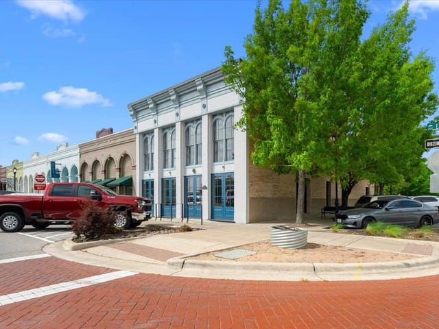117 East St