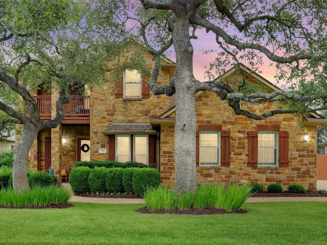 120 Monarch Ln