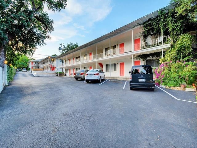 1208 Enfield Rd Unit #102