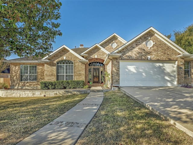121 Bolton Dr