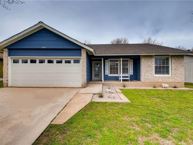 12102 Wander Ln