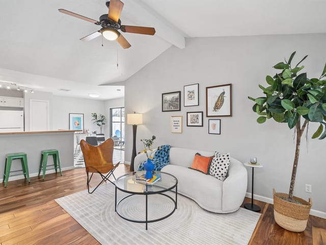 1211 Glen Summer Cv