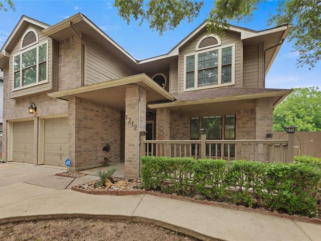 1212 Weatherford Dr