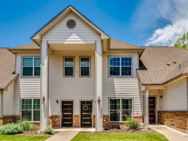 12160 Abbey Glen Ln