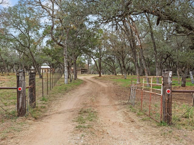 122 Winding Creek Rd