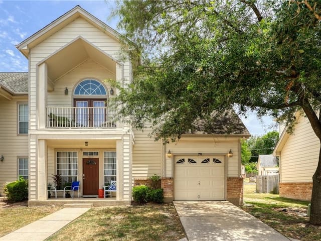 12221 Abbey Glen Ln Unit #D