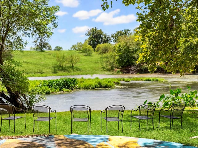 123  El Camino River Rd  