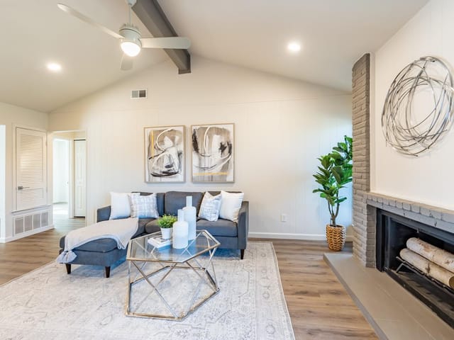 12303 Bainbridge Ln