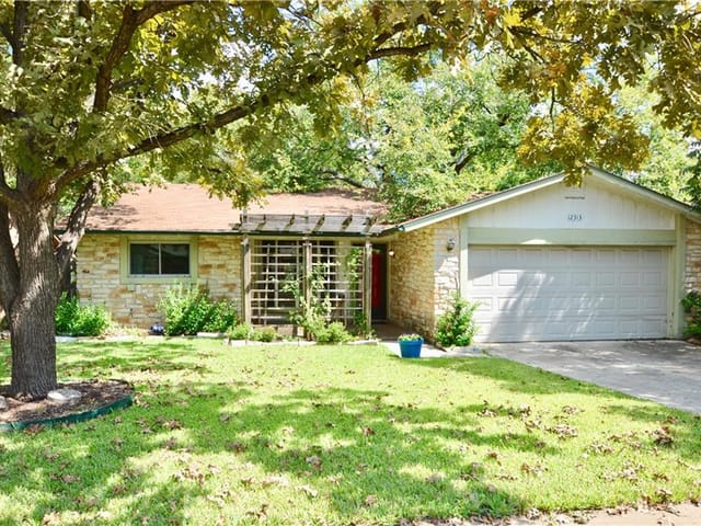 12313 Bainbridge Ln