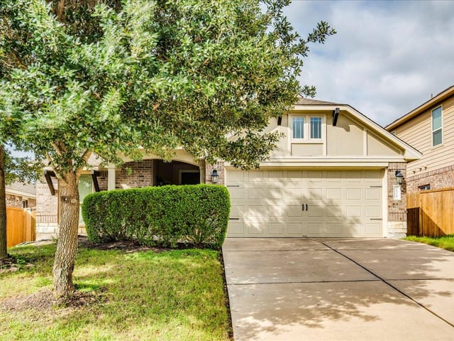 124 Compass LN