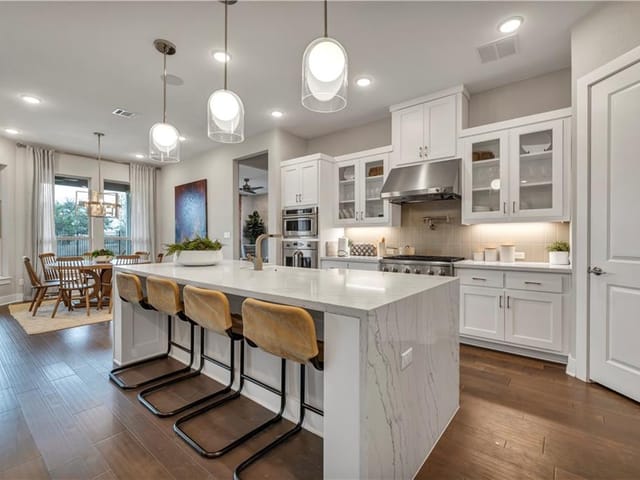 124 Jacksdaw Dr