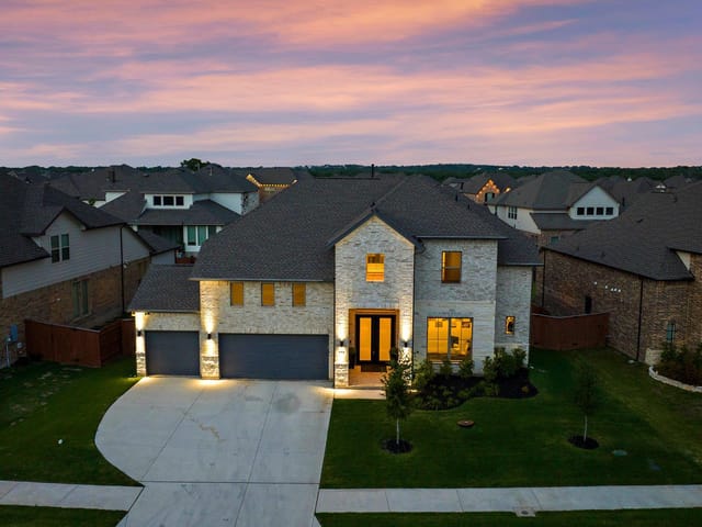 124 Low River LN
