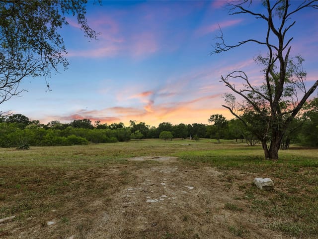 124 Valley Creek Dr