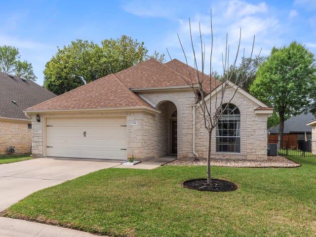 124 Village Dr