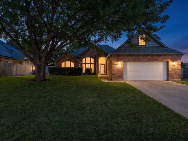 127 River Park LN