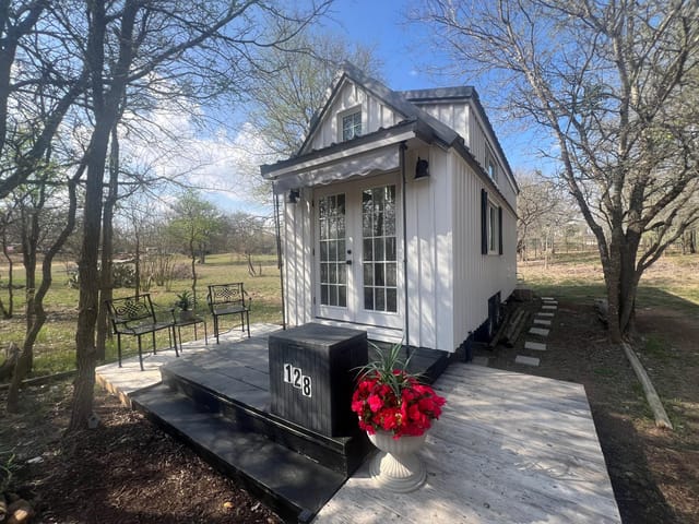 128 Arrowhead Ct Unit #A