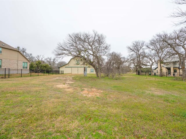 1301 Scenic Oaks DR