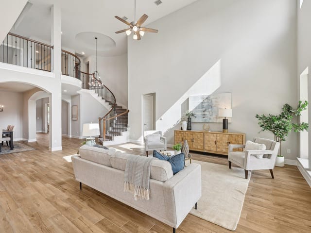 131 Kellogg LN