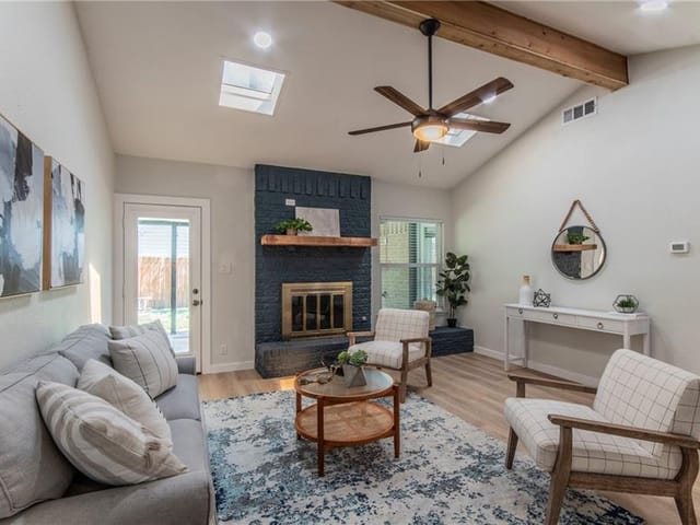 13101 Lamplight Village Ave