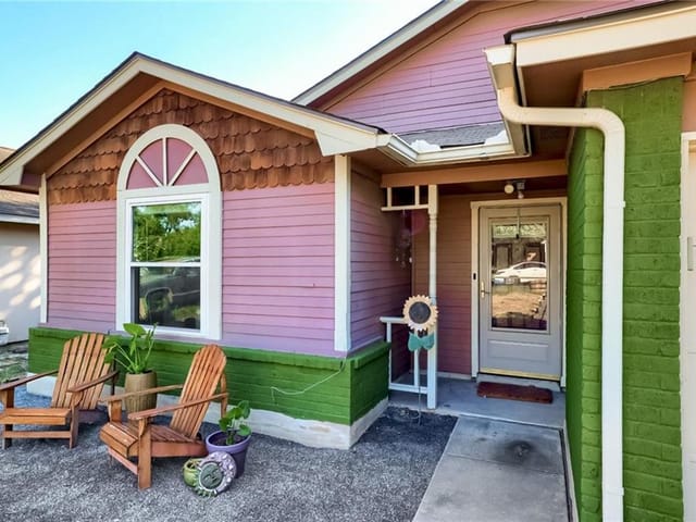 1313 Alma Dr