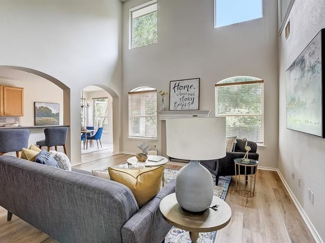 13425 Campesina Dr
