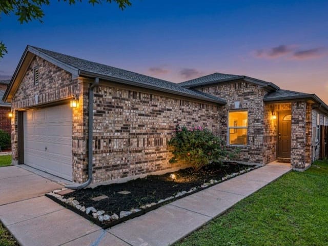 13637 Abraham Lincoln ST