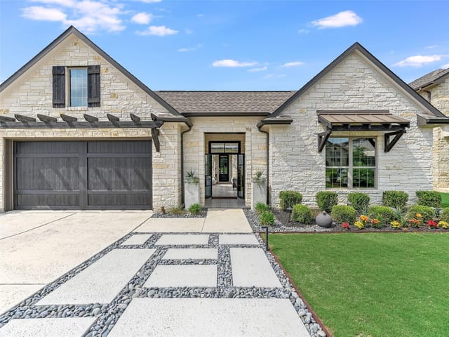 138 Pear Tree Ln