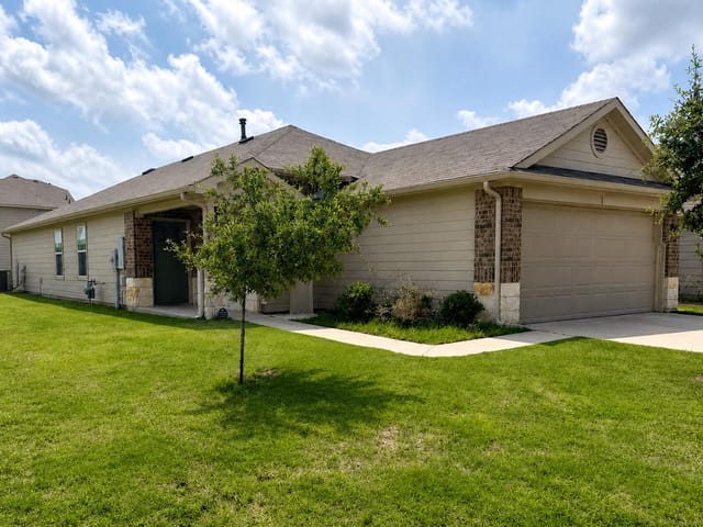 13800 Levy LN