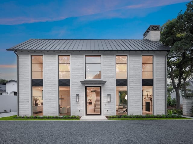 1403 Meriden Ln