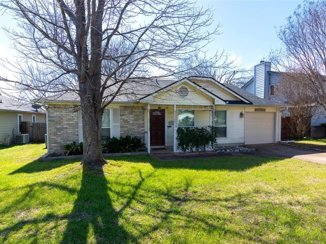 1407 Dominique Dr