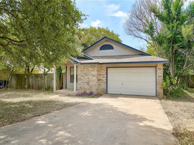 1419 Dominique Dr