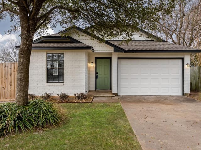 1421 Dominique Dr