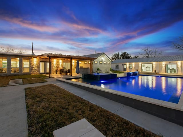 14300 Summit View