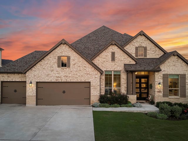 144 Greenlawn Cv