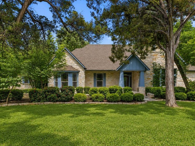 14915 Arrowhead Dr