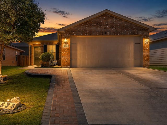 1533 Breanna LN
