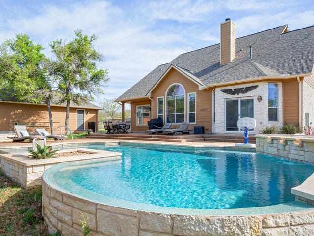 154 Old Settlers Dr