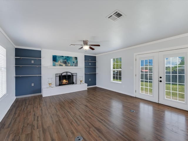 155 Travis LN