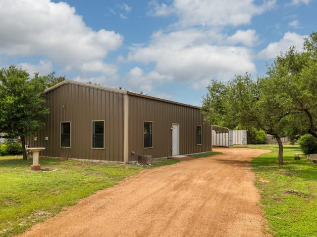 15609 Enid Dr