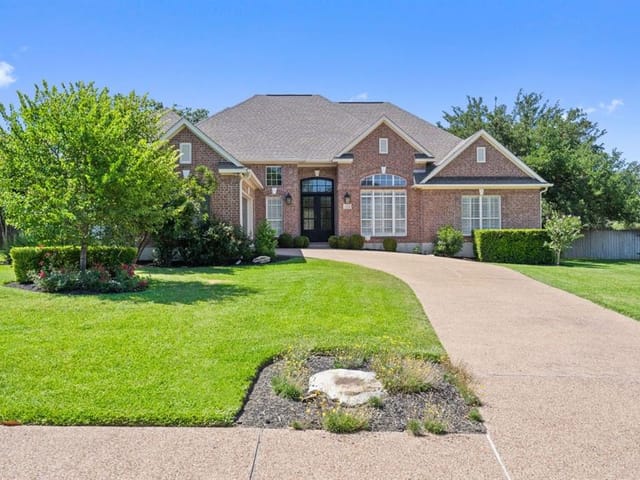 15814 Chatham Wood Dr