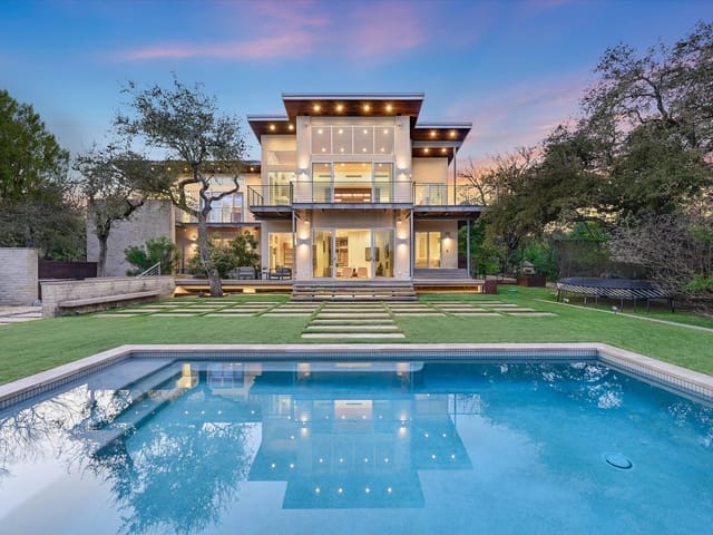 View 16 Sundown Pkwy in Westlake Oaks 16 Sundown Pkwy - front exterior - Luxury home in Westlake Oaks, Austin, TX