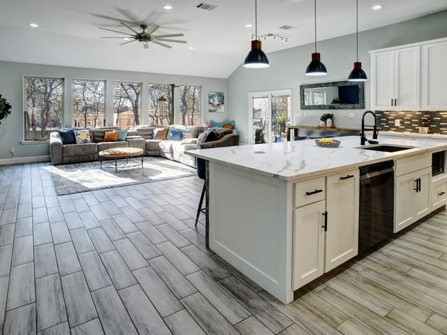 160 Nuuanu Ln