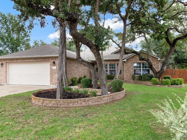 160 Stratton Ct