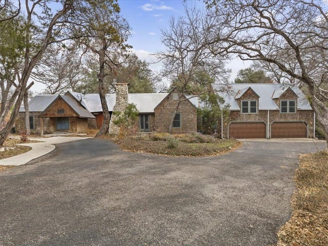 1607 Sharon Ln