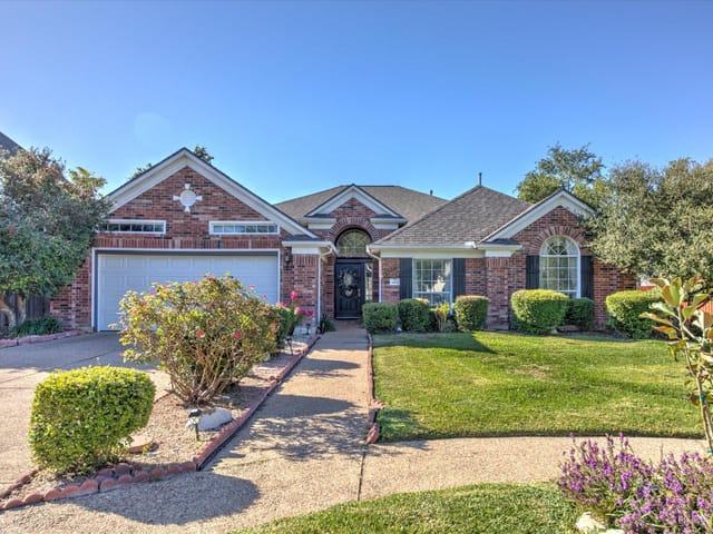 16502 Lounsbury Pl