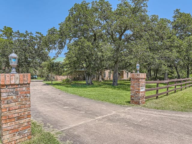 16804 Goldenwood Way
