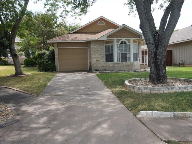 16821 Village Oak Loop