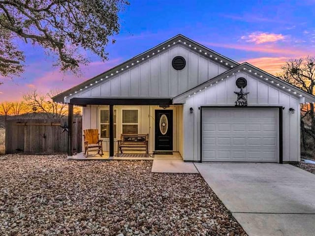 1706 Redwood Dr
